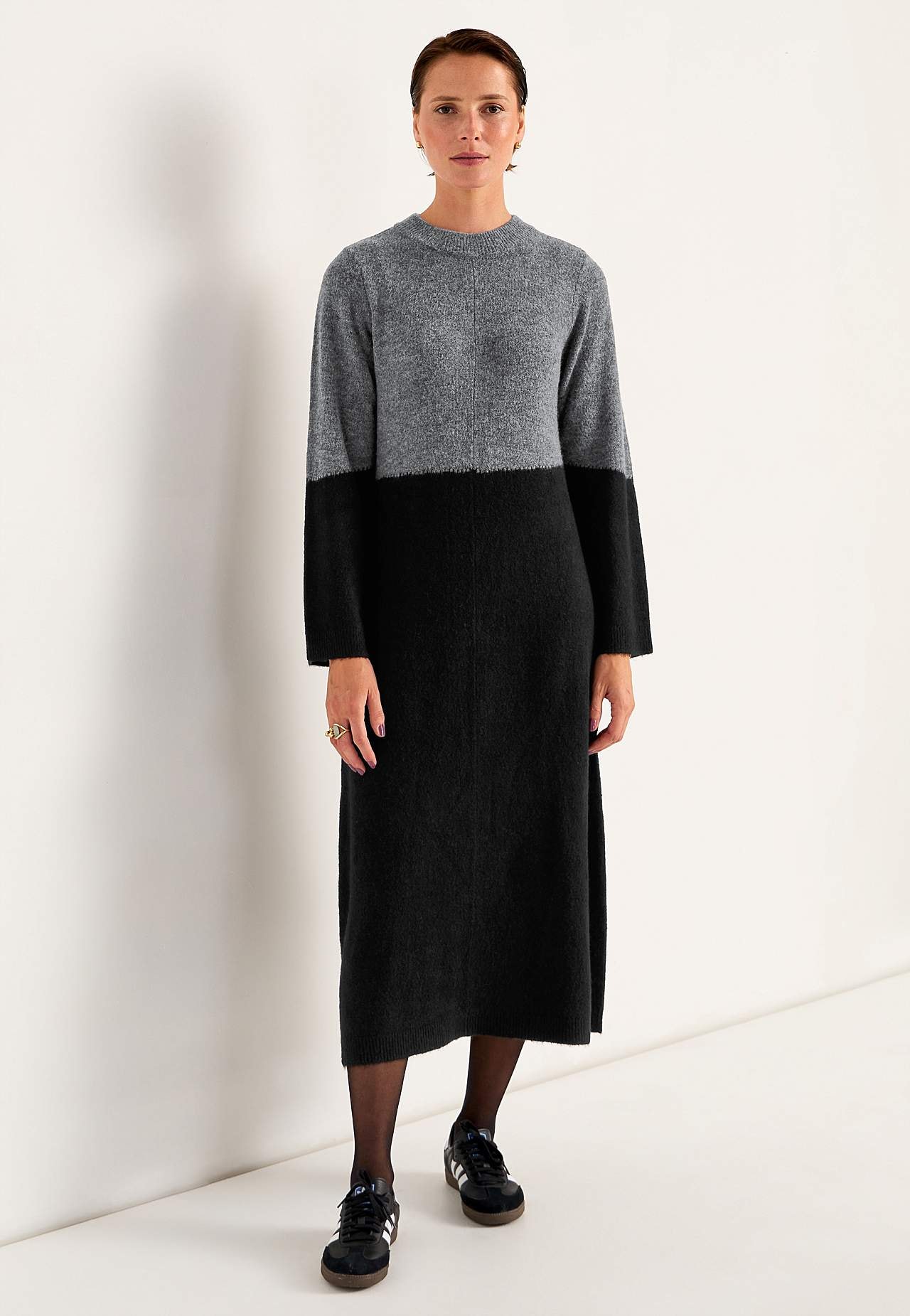 Langes Strickkleid