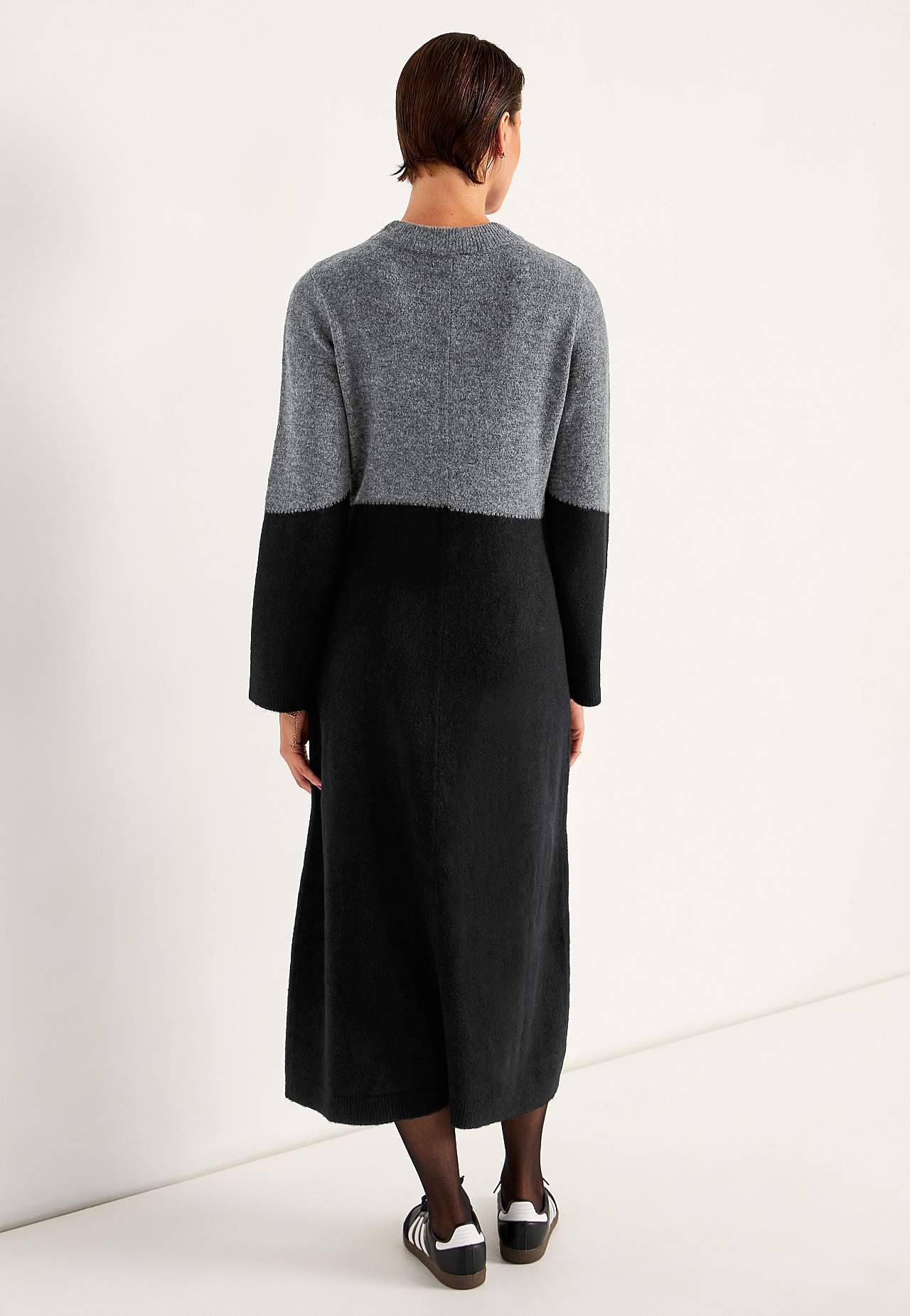 Langes Strickkleid