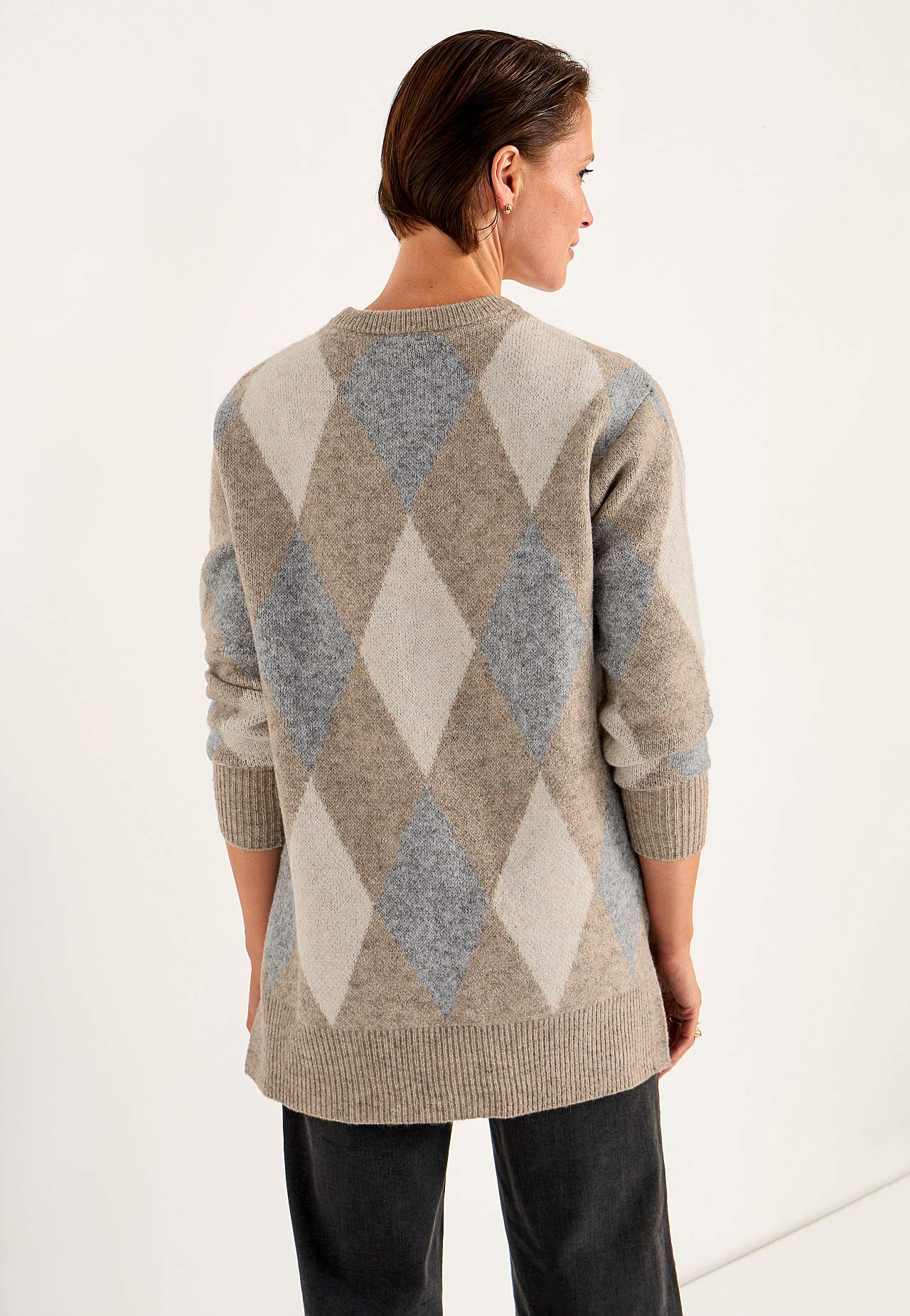 Gestrickte Tunika mit Schlitzen