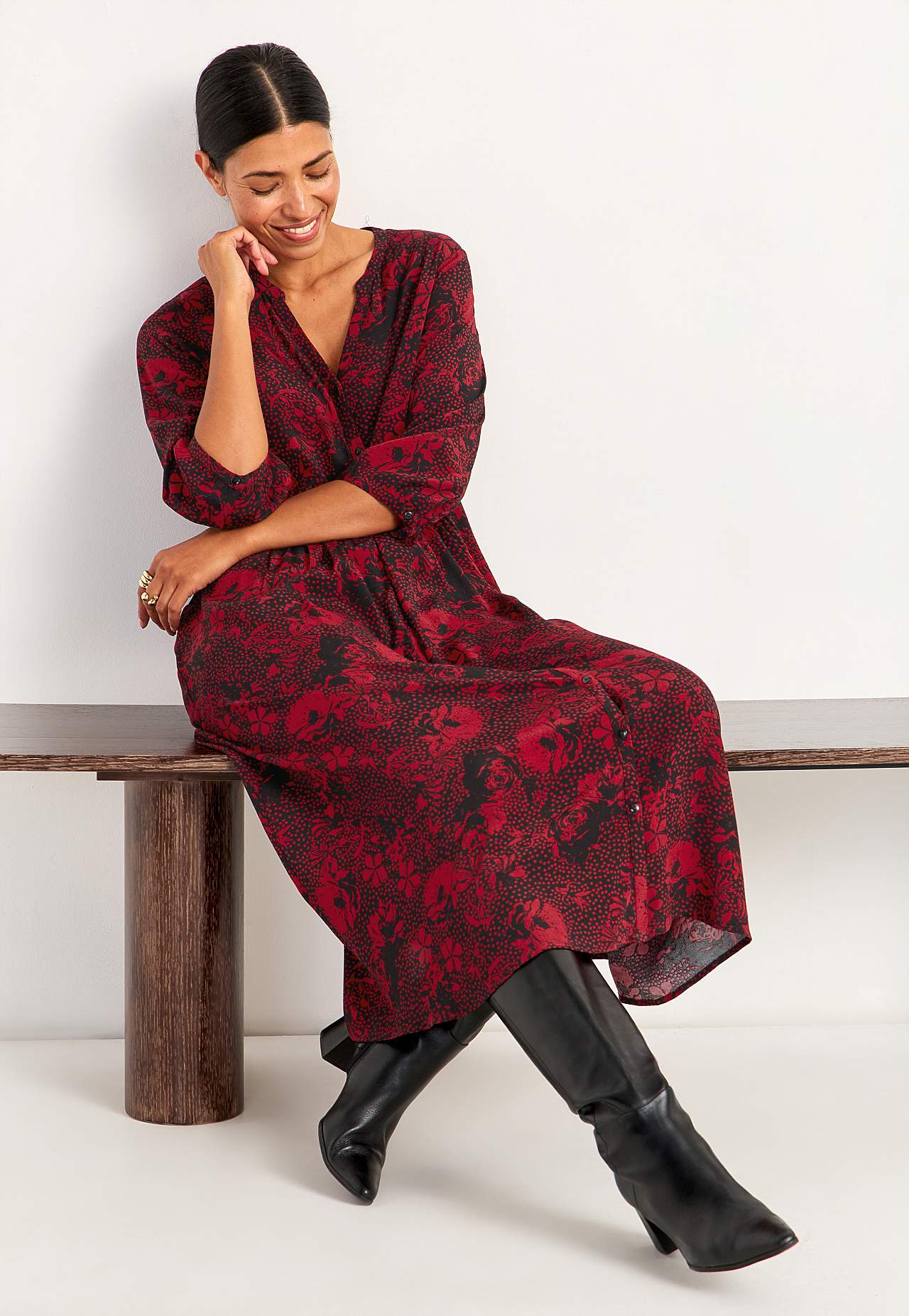 Kleid aus Viskose mit einem Blumen-Muster