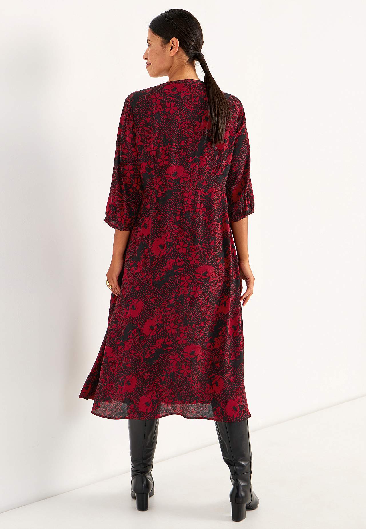 Kleid aus Viskose mit einem Blumen-Muster