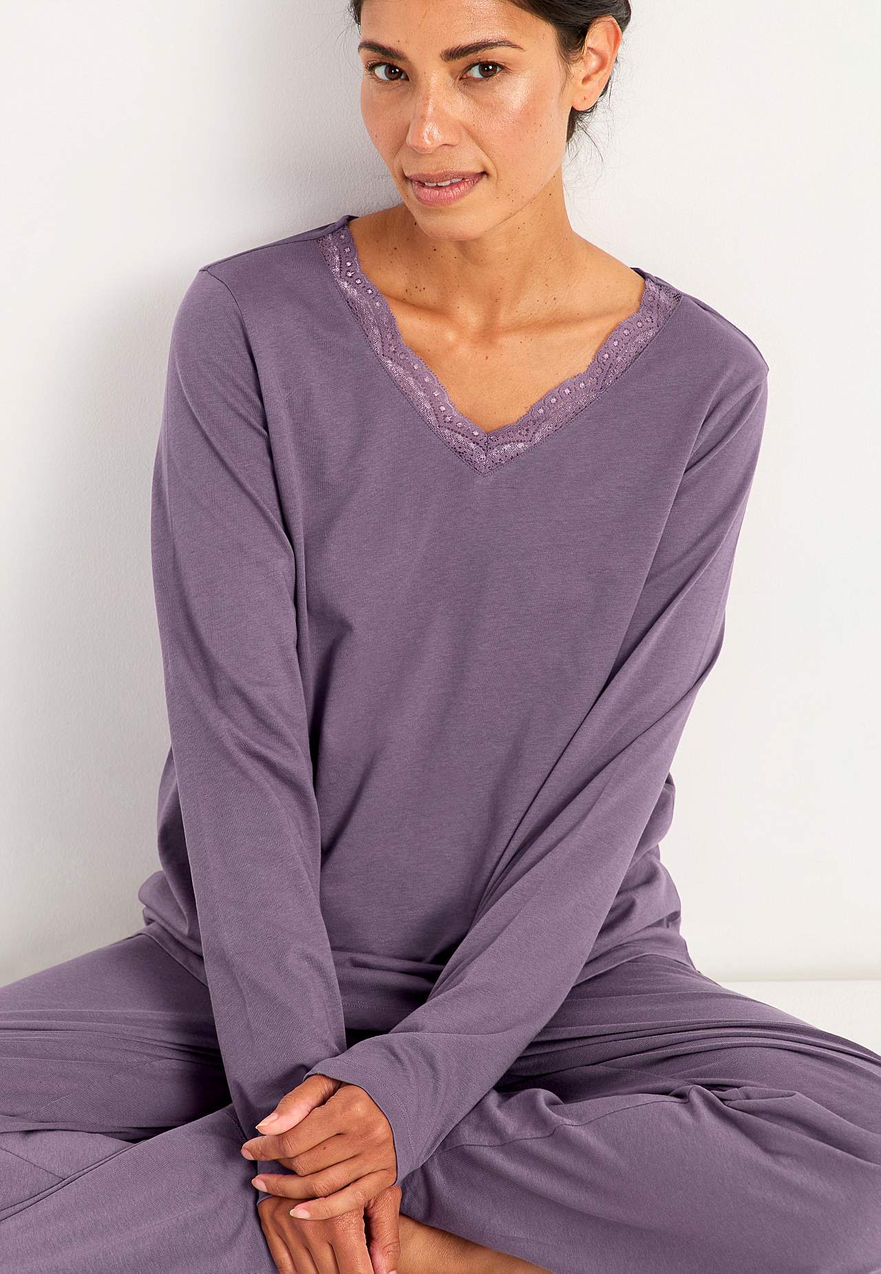 Zweiteiligerer Pyjama mit Spitzenborte