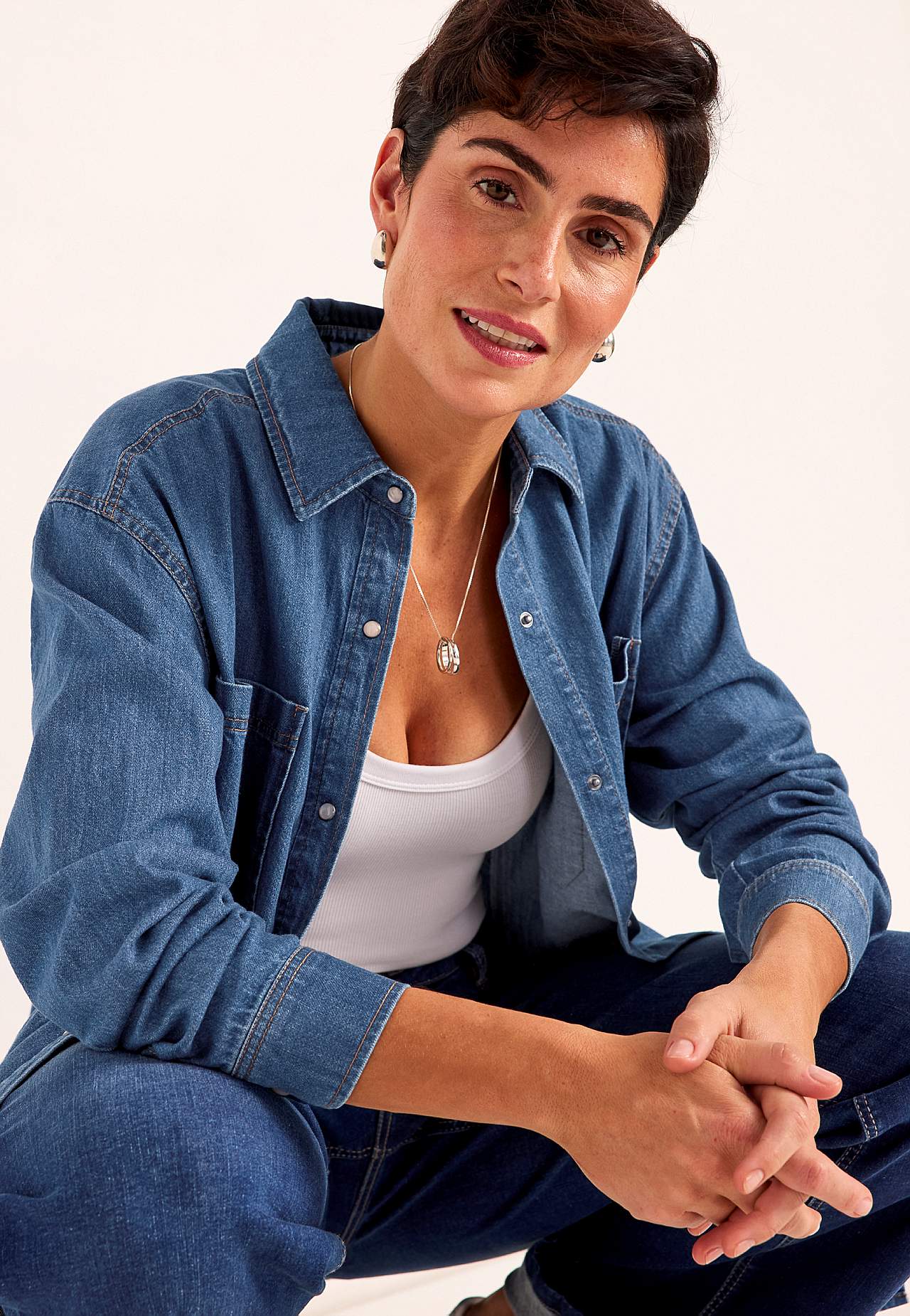 Nicht dehnbares Jeanshemd