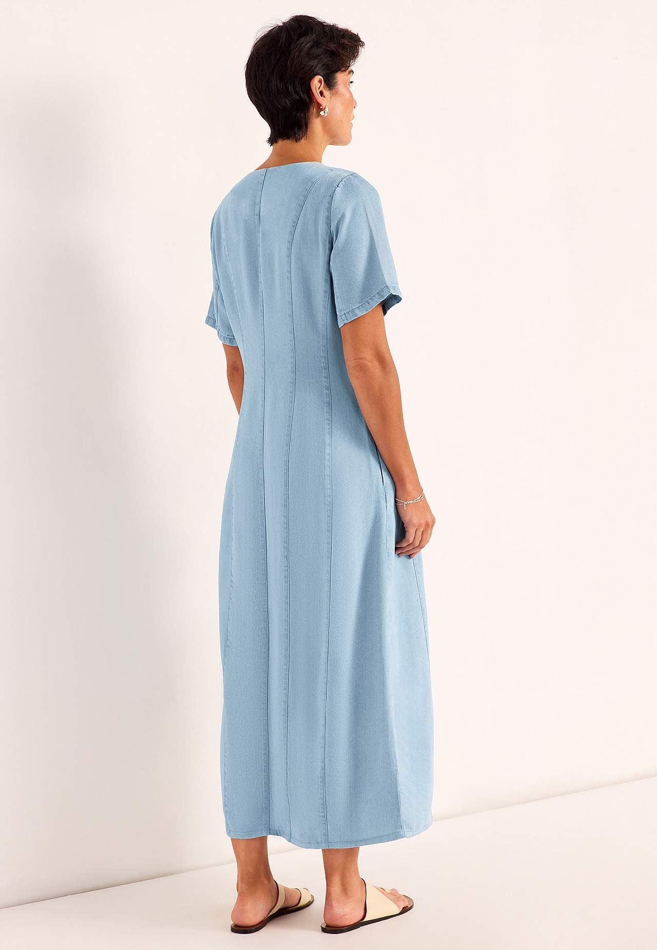 Ultra-weiches Premium Jeanskleid mit Knöpfen