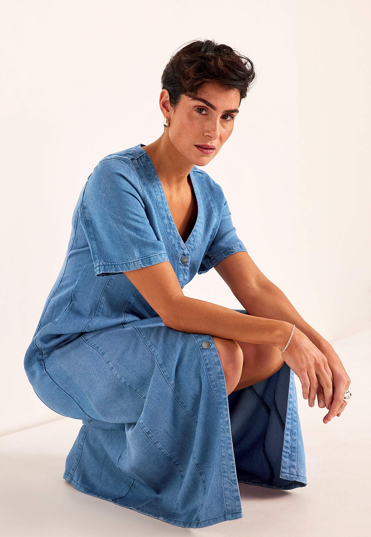 Ultra-weiches Premium Jeanskleid mit Knöpfen