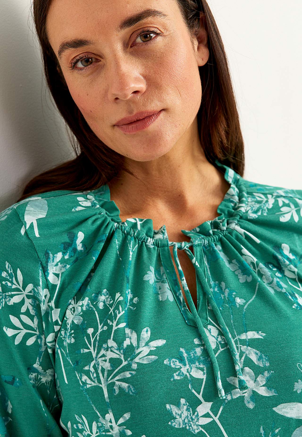 Gemustertes Jersey-Top mit Rüschenkante