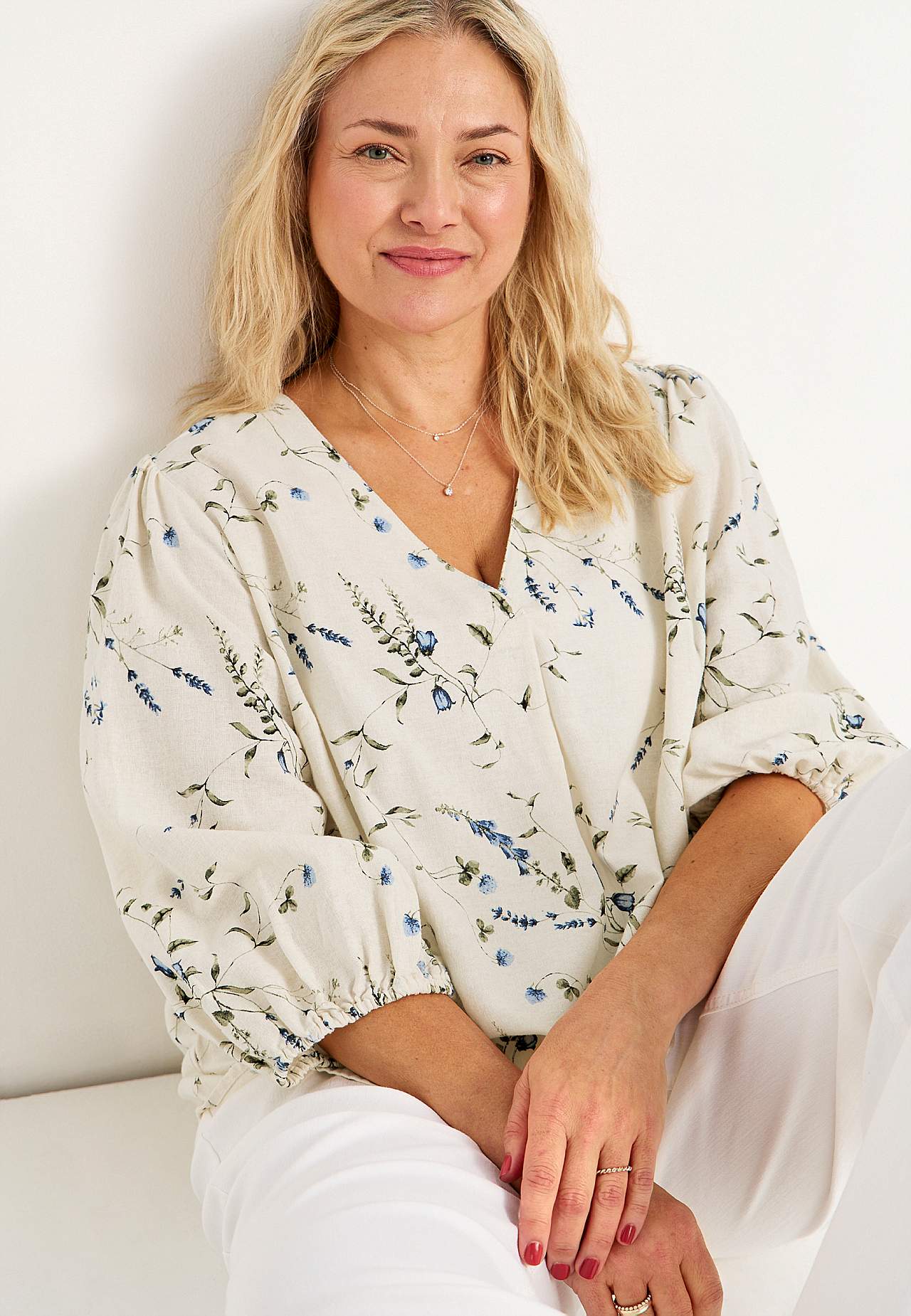 Blumige Leinen-Bluse