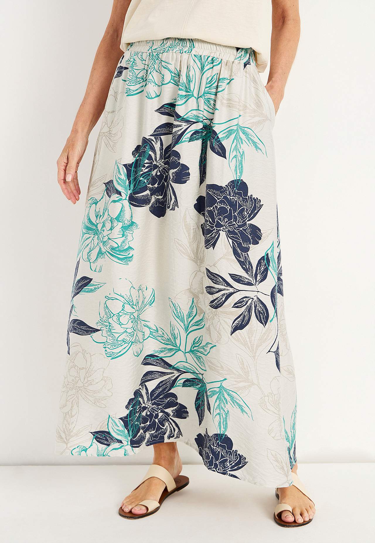 Blumiger Rock mit Taschen