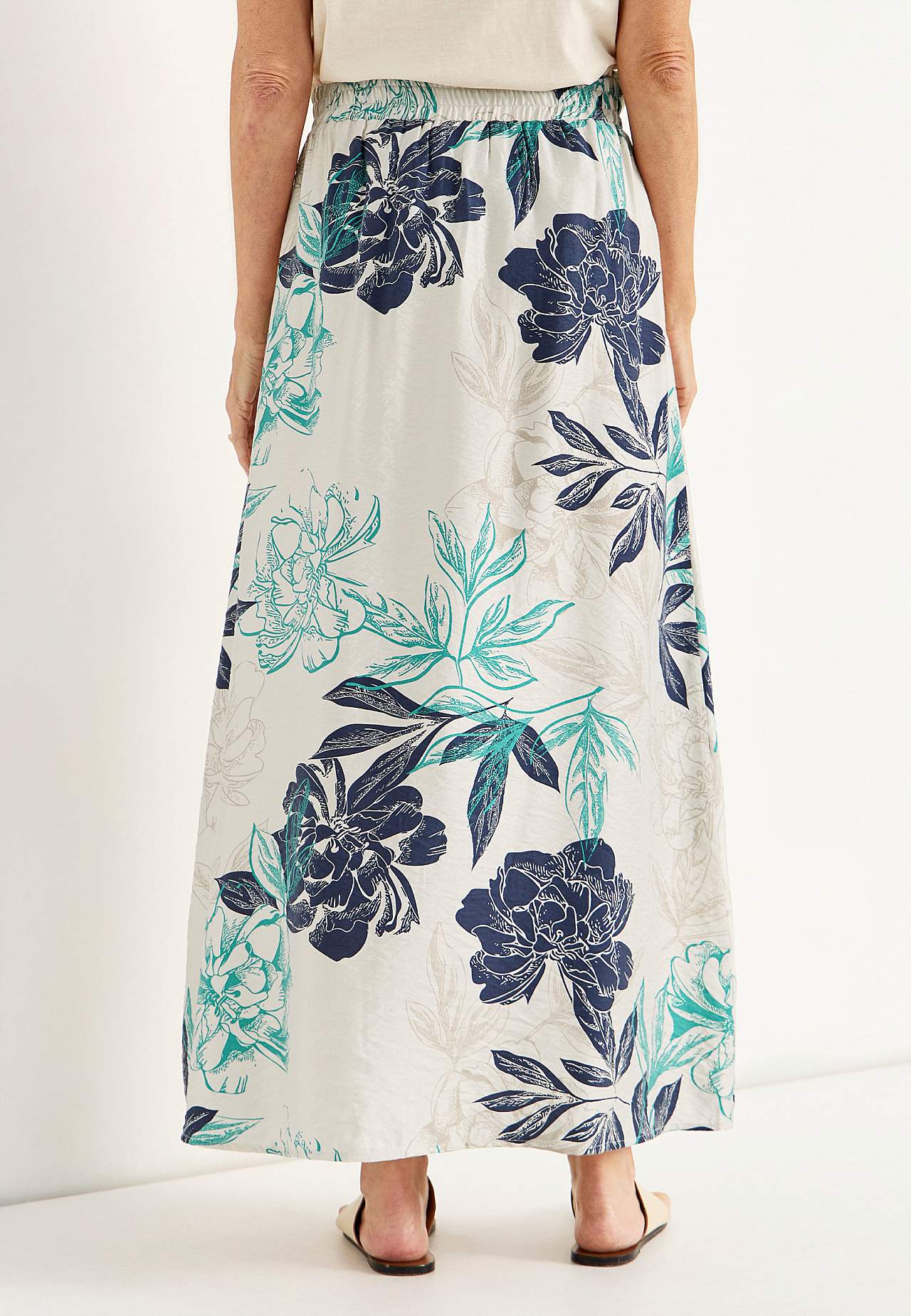 Blumiger Rock mit Taschen