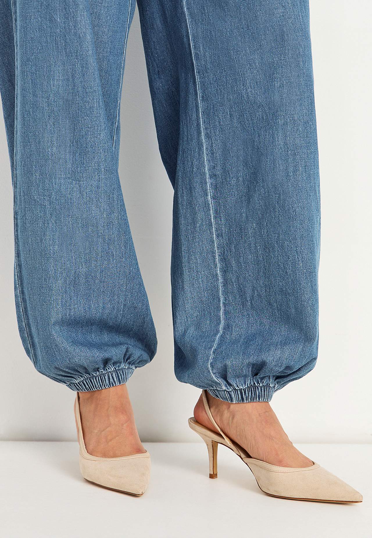 Hose aus leichtem Denim mit hohem Schnitt