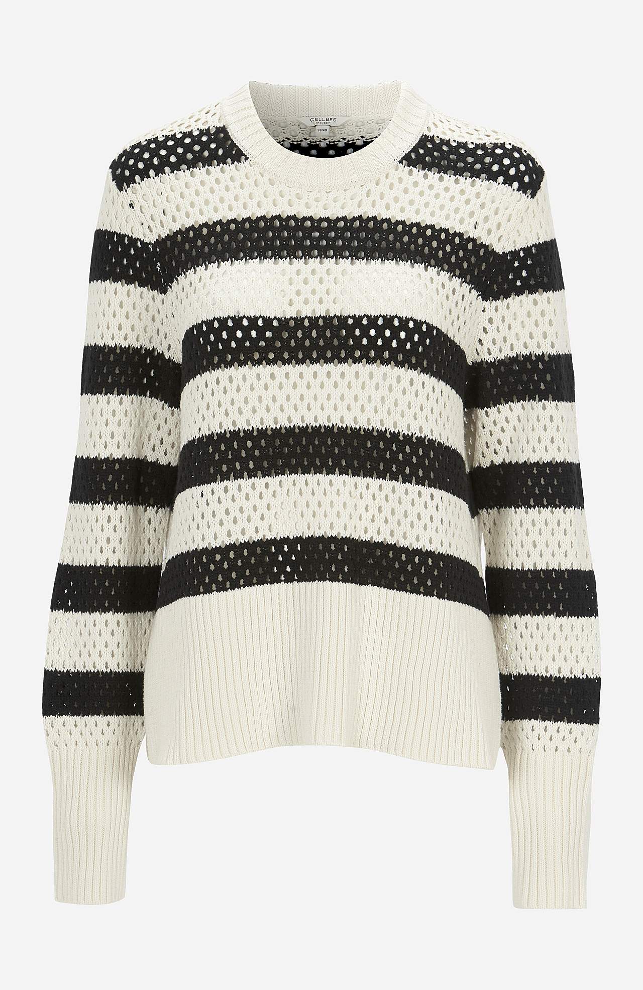Gestreifter Pullover mit einem Strickmuster